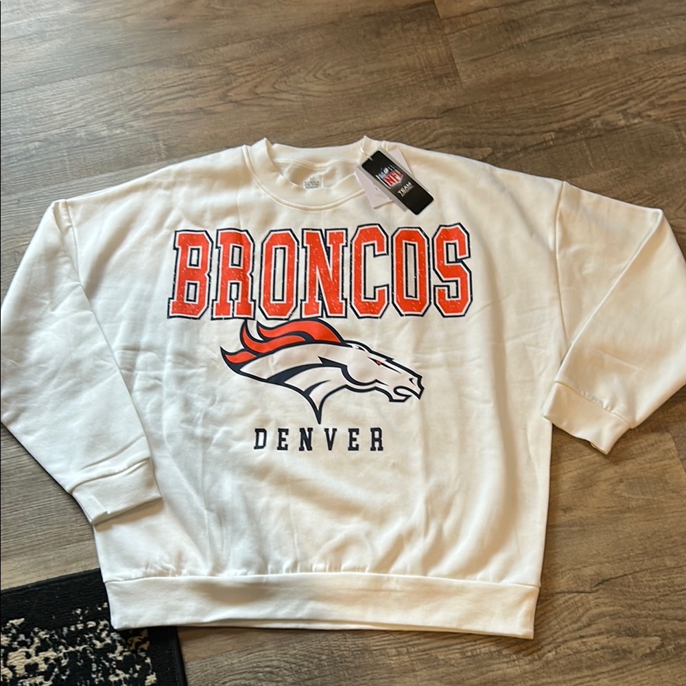 Denver Broncos White Crewneck Pullover Sweatshirt